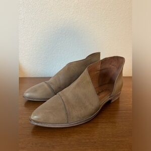 FREE PEOPLE Royale Flats Side Cutout Leather Pointed Toe 39.5 (US 9.5)